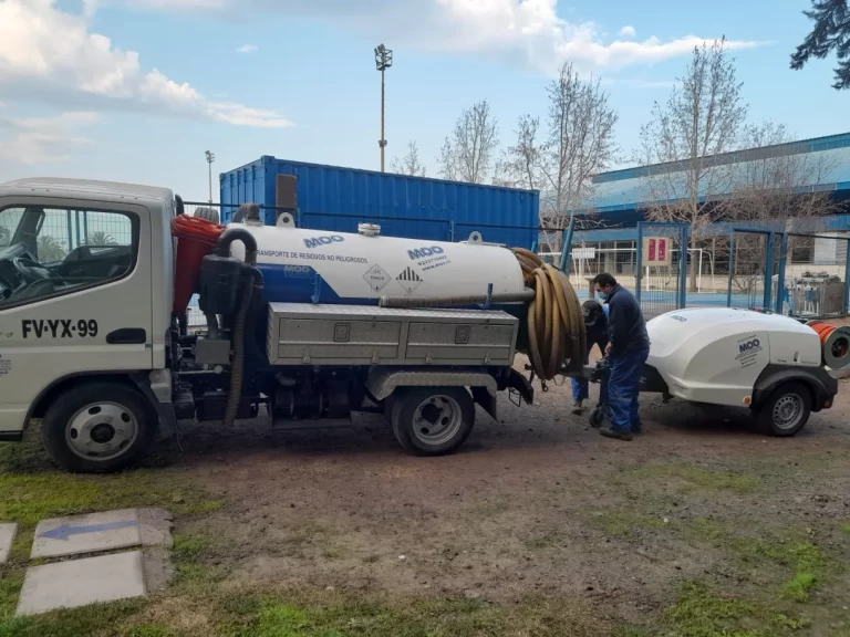 Smart Trailer y camión de succión